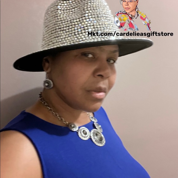 * Full Rhinestone Fedora Hat
* Rhinestone - Picture 7 of 10